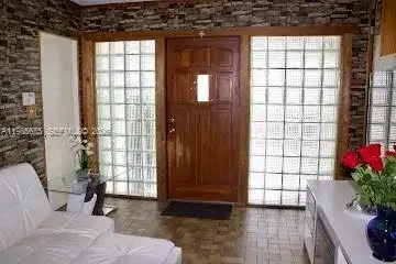 8140 W 12th Ave, Hialeah FL 33014 photo 4
