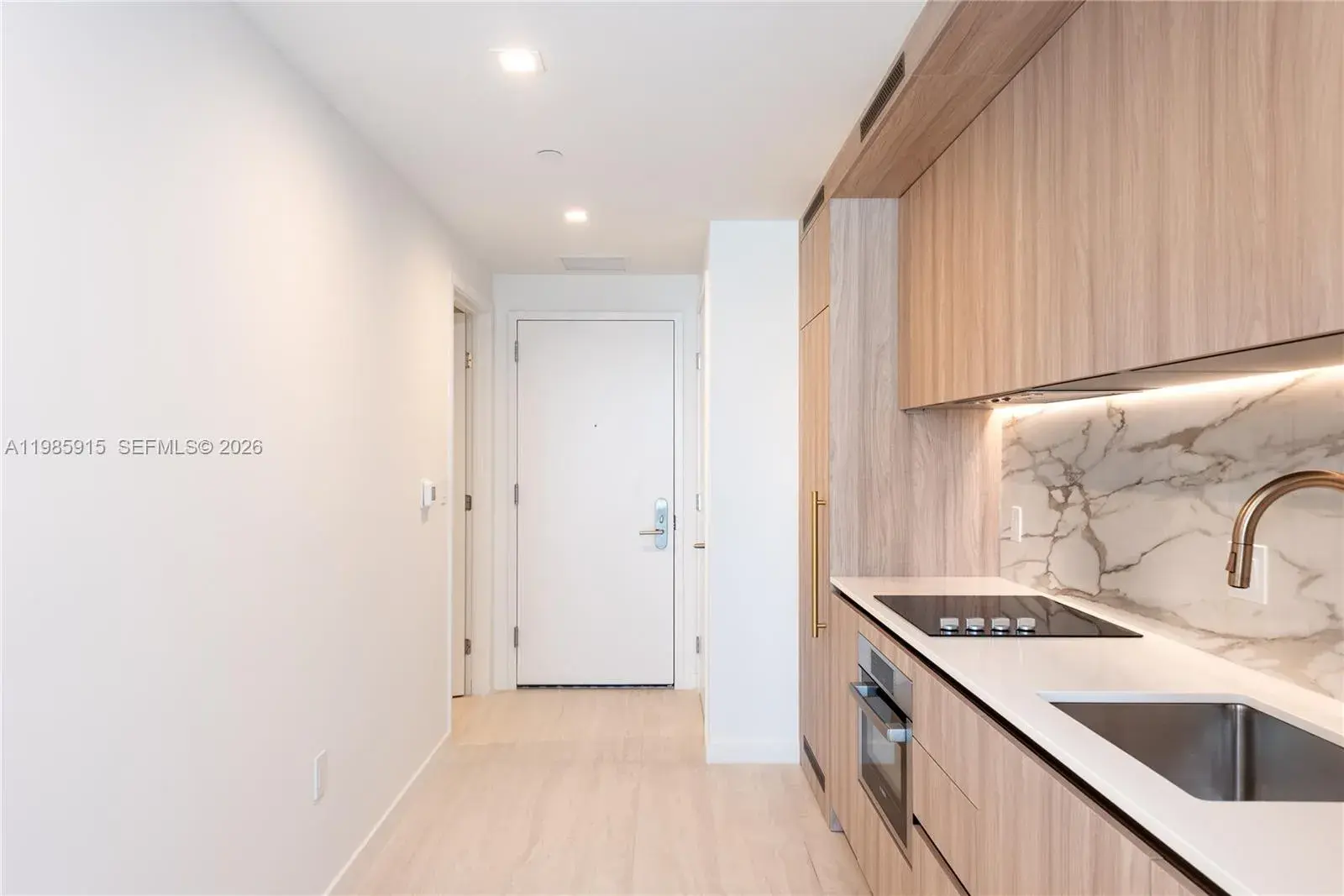 77 SE 5th Street # 1613, Miami FL 33131