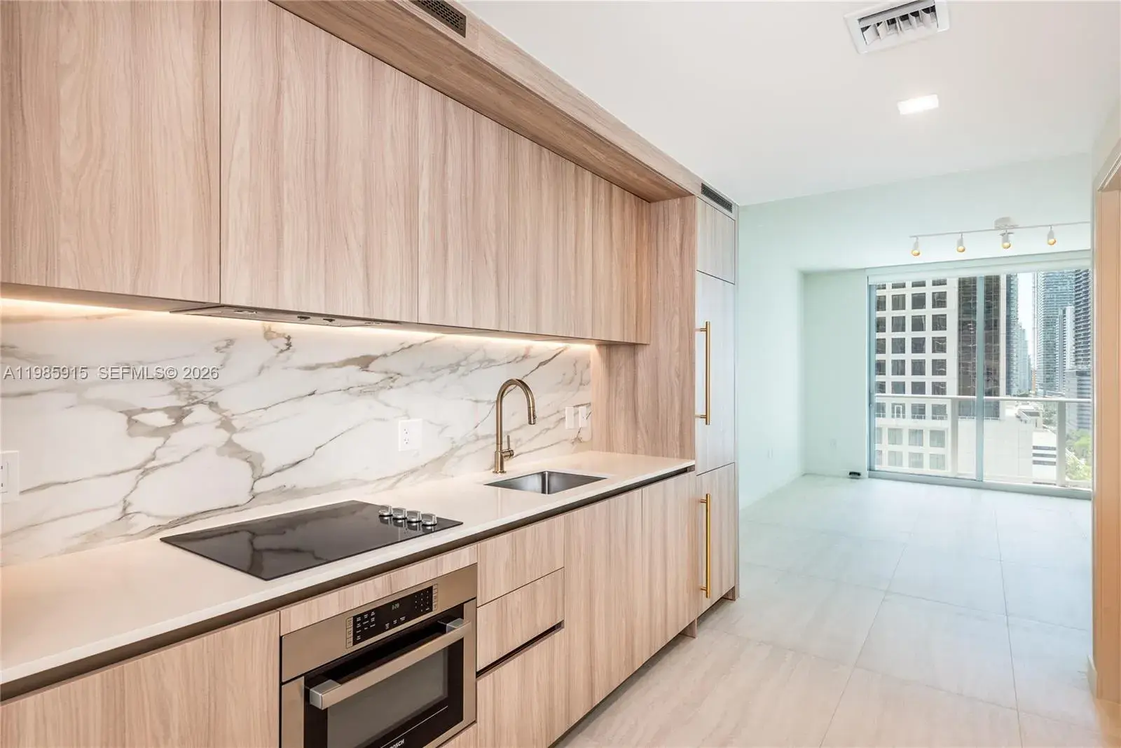 77 SE 5th Street # 1613, Miami FL 33131