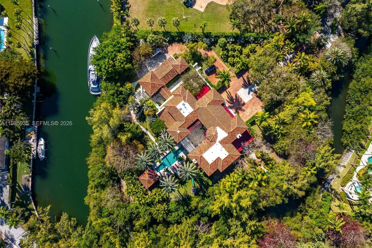 9401 Journeys End Rd, Coral Gables FL 33156