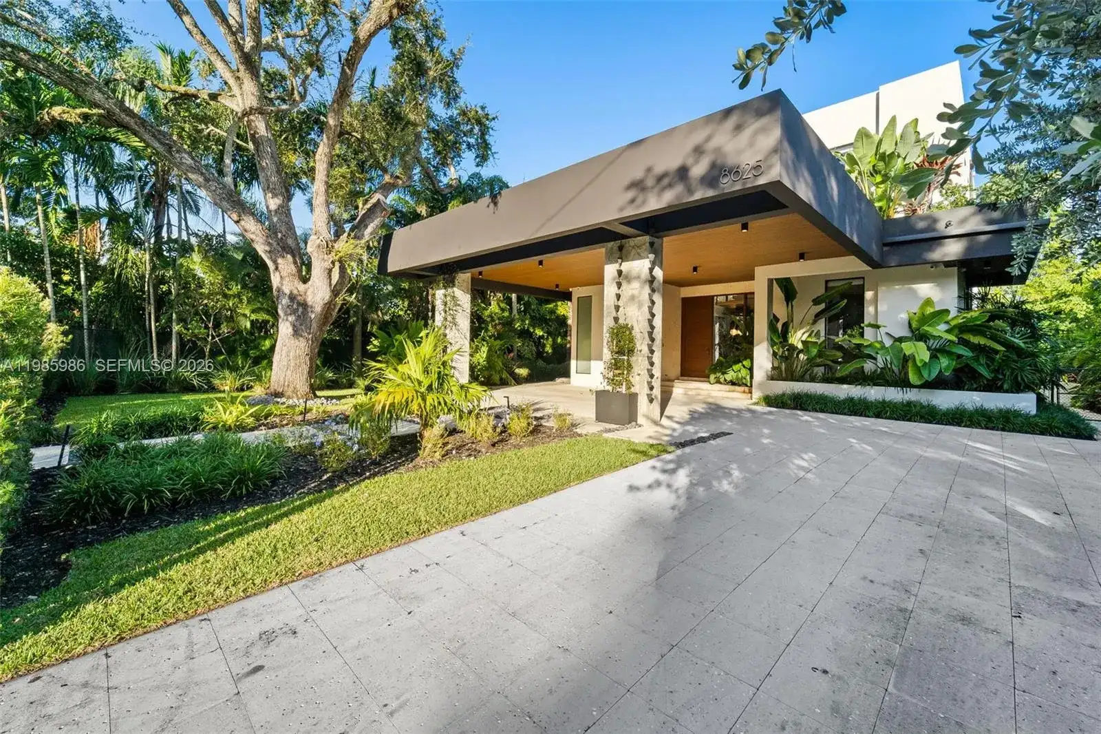 8625 NE 10th Ave, Miami FL 33138 photo 2