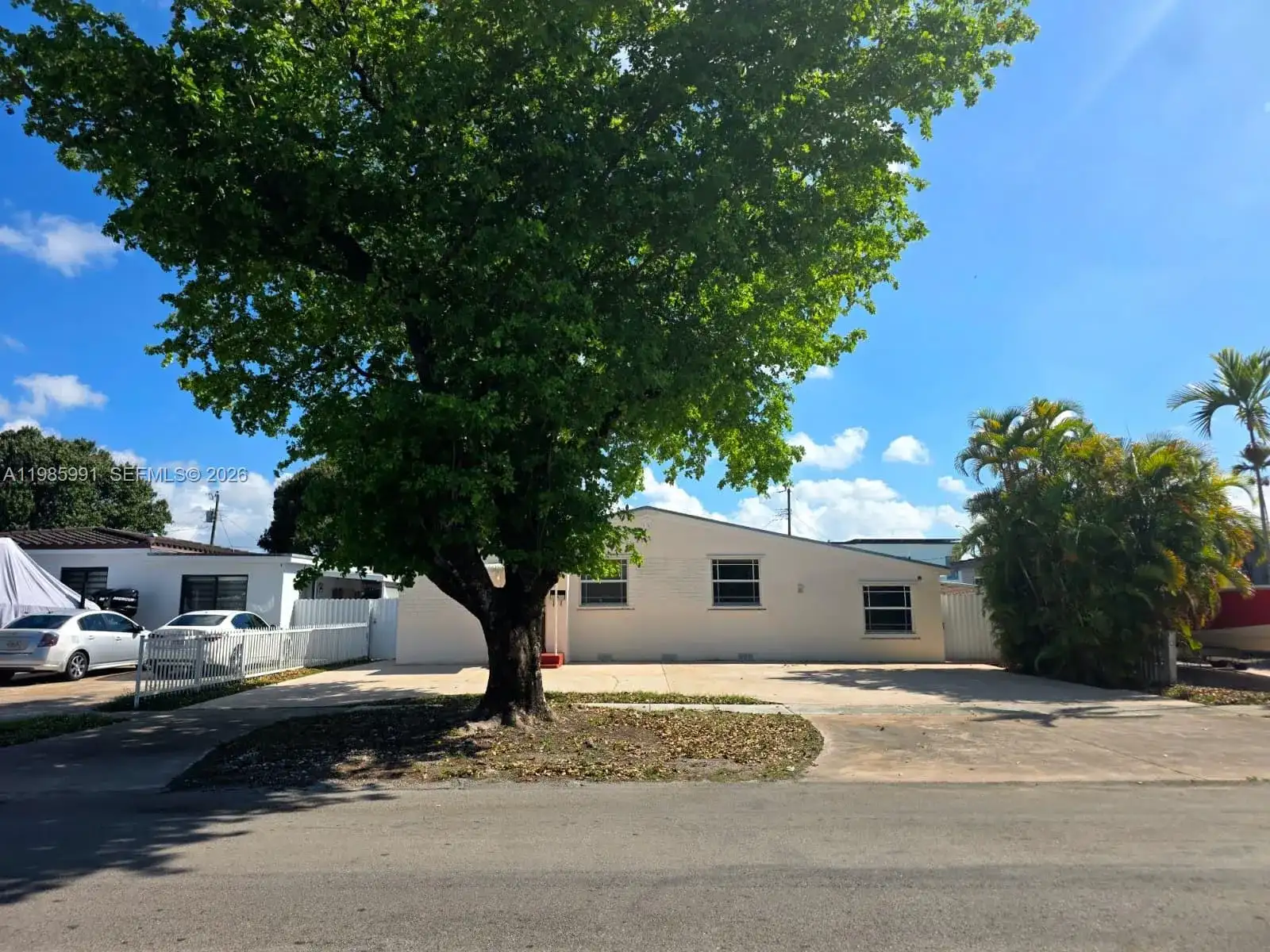 210 E 59th St, Hialeah FL 33013 photo 2