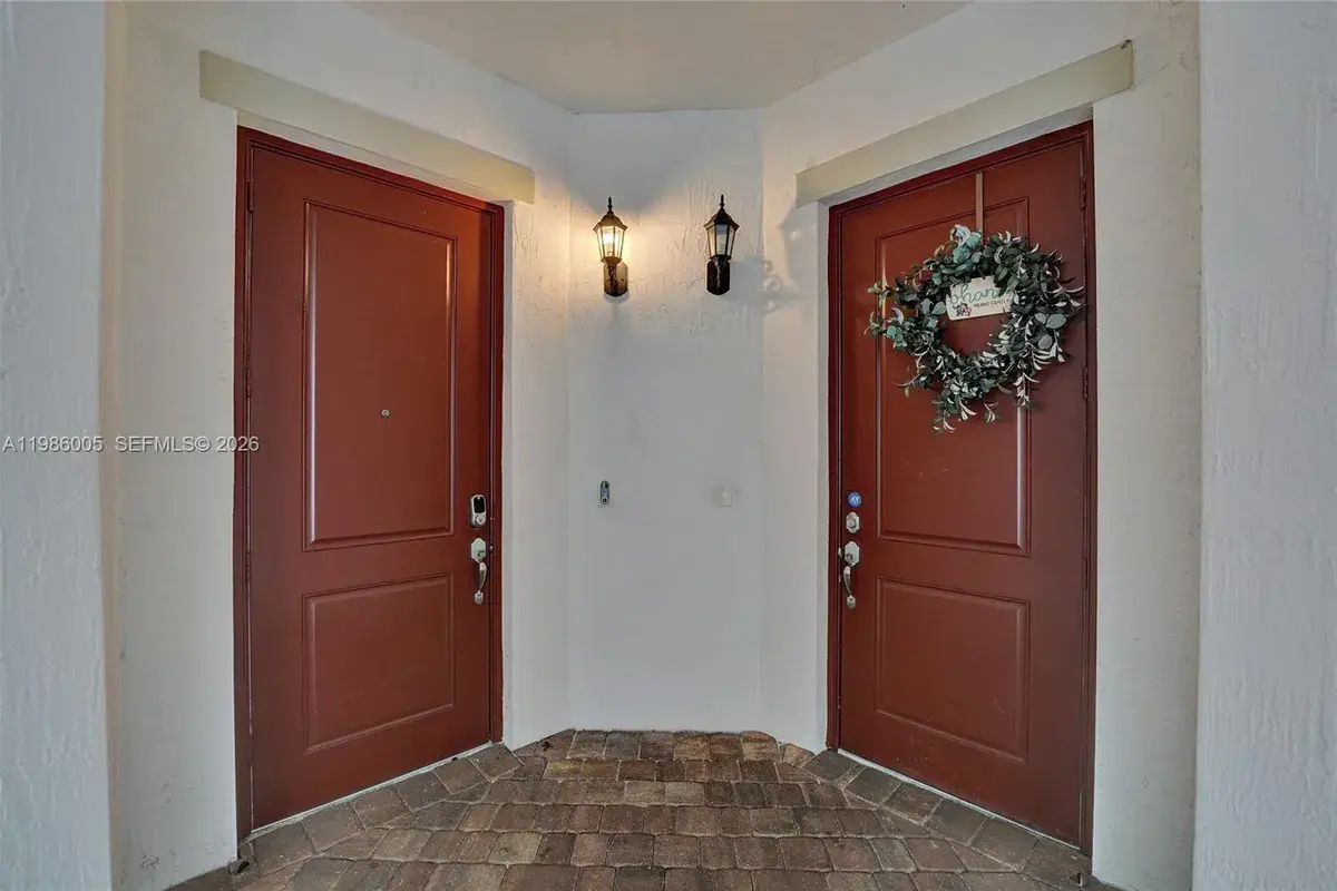 11607 SW 13th Dr, Pembroke Pines FL 33025