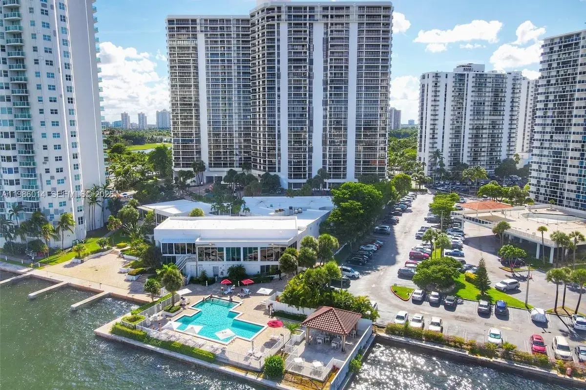 20281 E Country Club Dr # 2405, Aventura FL 33180