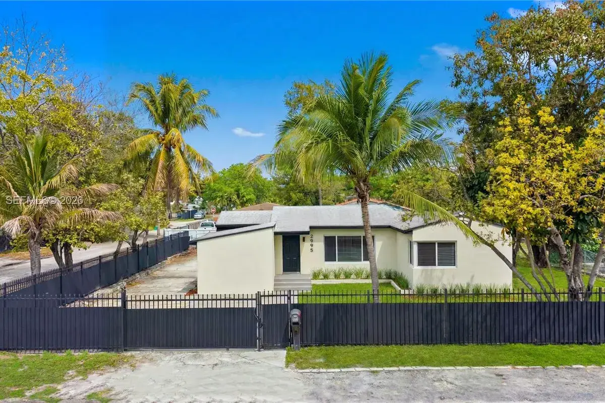 2995 NW 88th St, Miami FL 33147