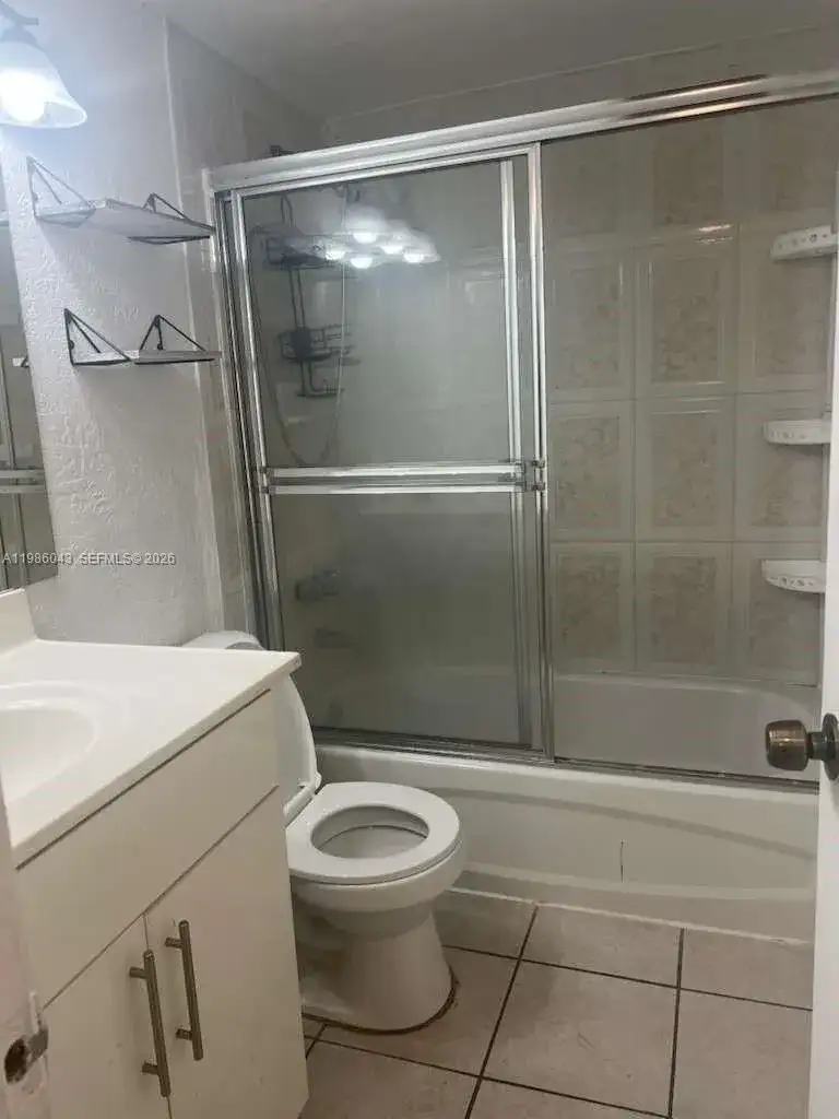 4550 NW 9th St # 114E, Miami FL 33126 photo 3