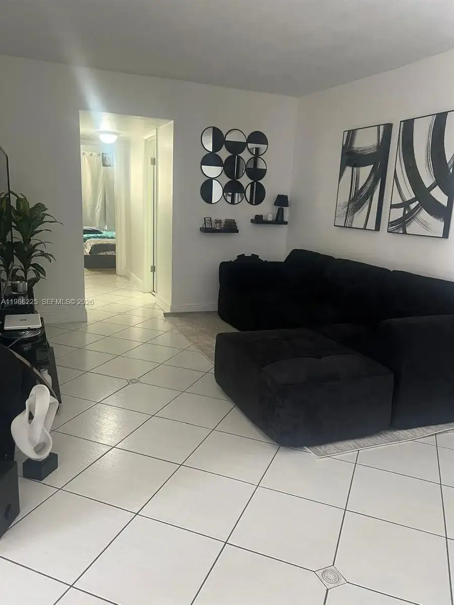 6620 W 2nd Ct # 407, Hialeah FL 33012 photo 2