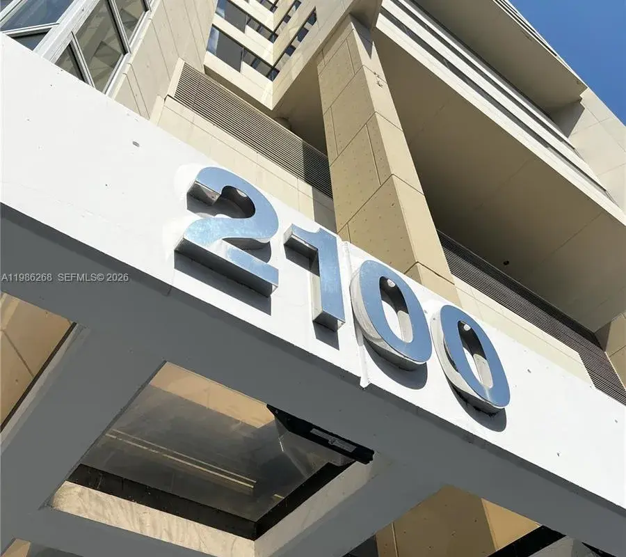 2100 Ponce De Leon Blvd, Coral Gables FL 33134