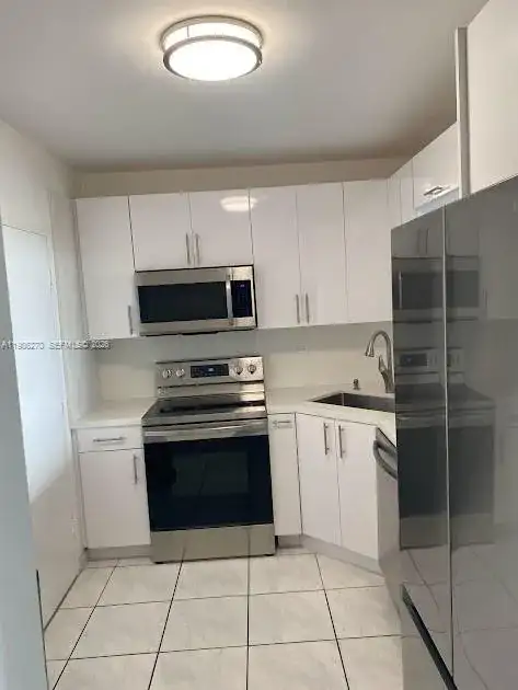 5601 Collins Ave # 1524, Miami Beach FL 33140 photo 3