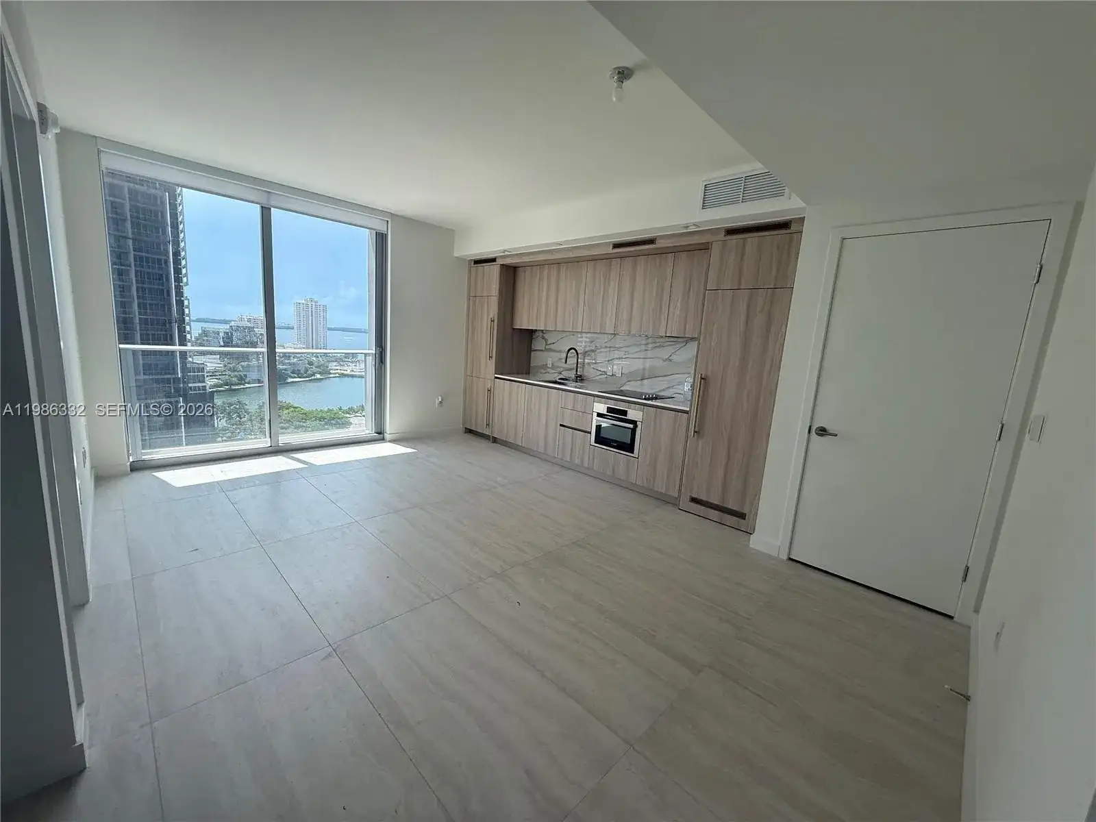77 SE 5 St # 2015, Miami FL 33131 photo 2
