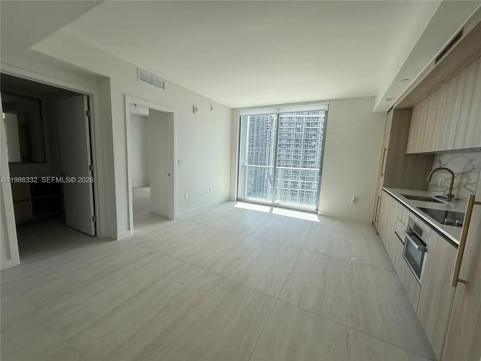 77 SE 5 St # 2015, Miami FL 33131 photo 4