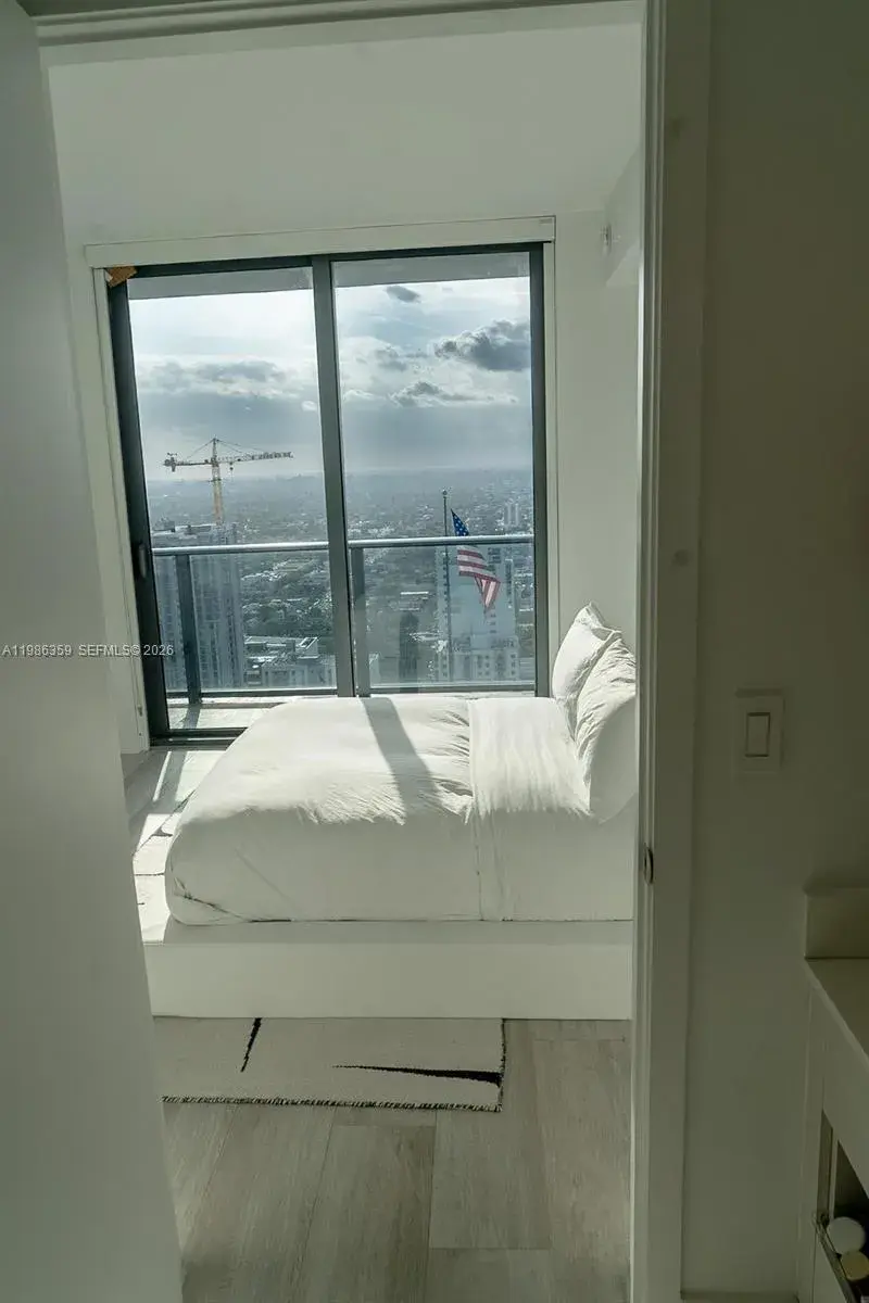 55 SW 9th St # 3607, Miami FL 33130 photo 5