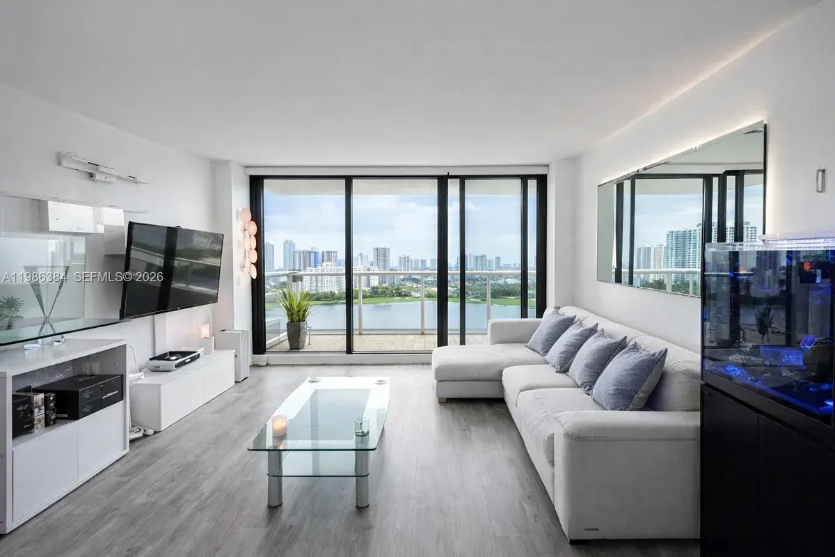3675 N Country Club Dr # 2305, Aventura FL 33180