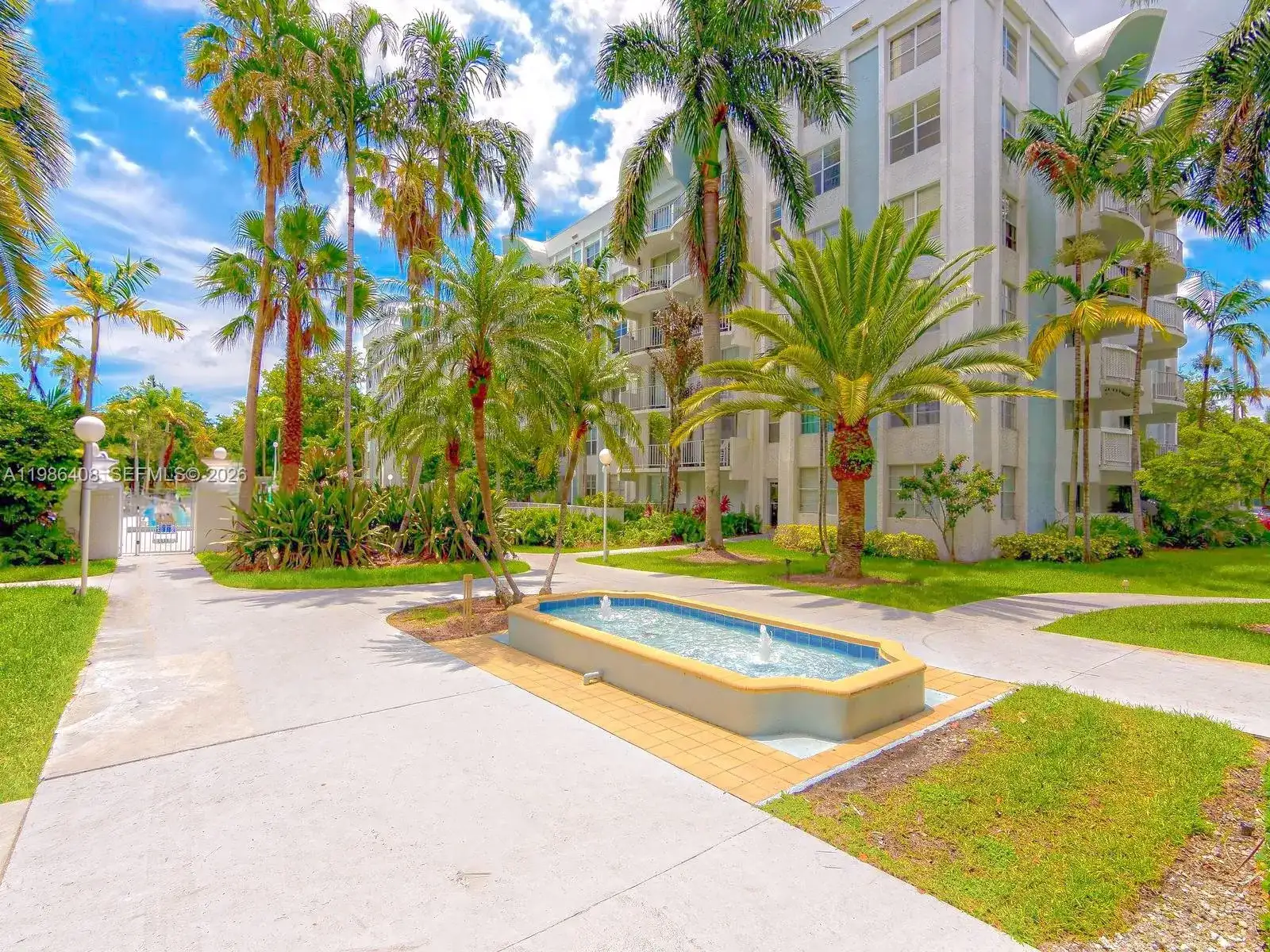 484 NW 165th St Rd # 412, Miami FL 33169 photo 2