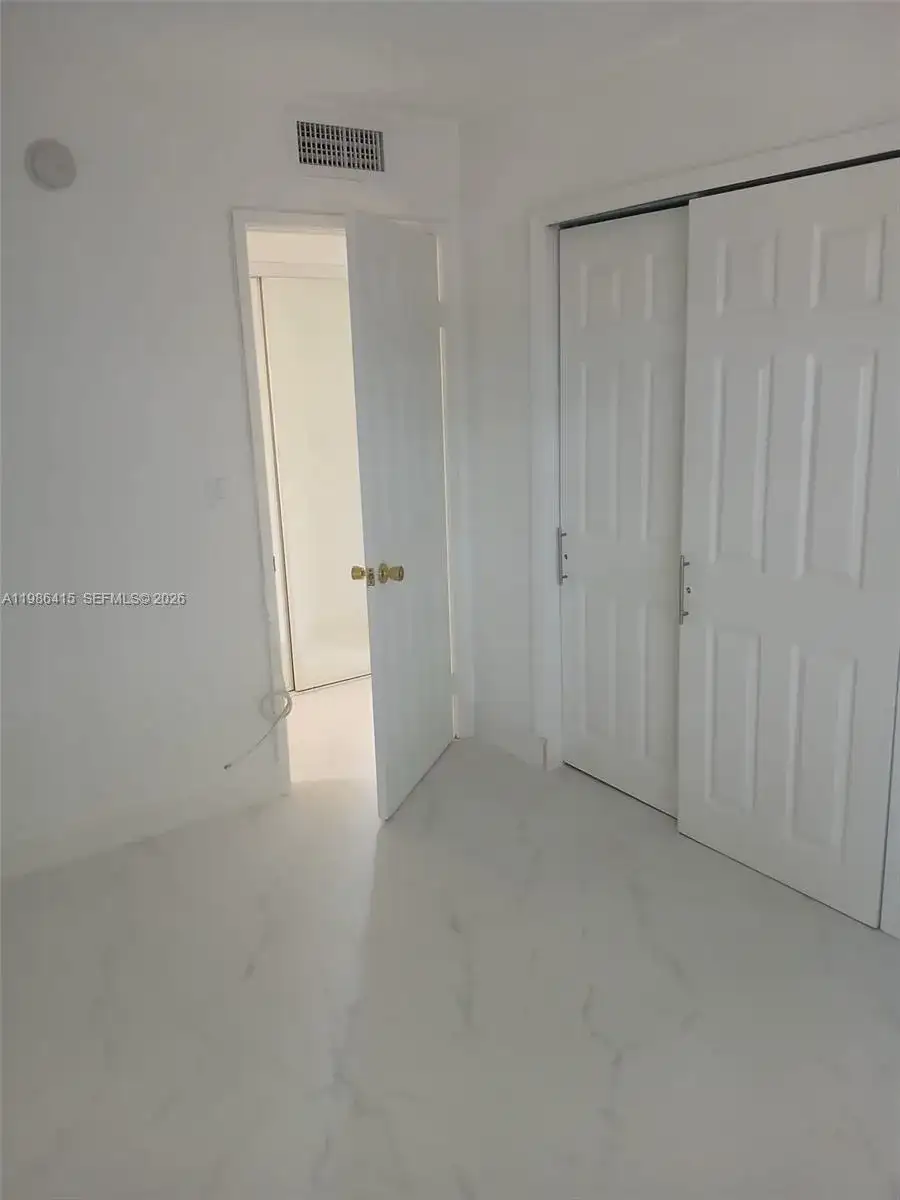 8405 NW 8th St # 311, Miami FL 33126 photo 2