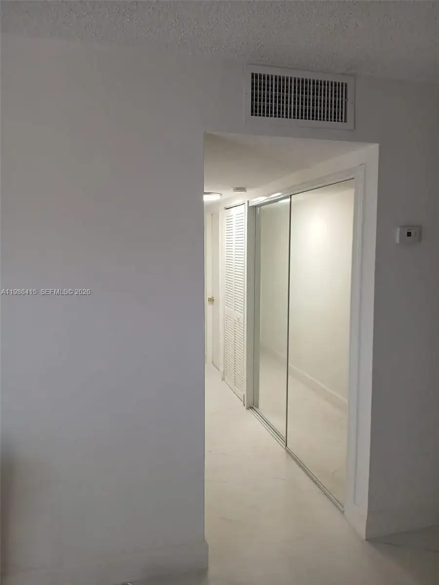 8405 NW 8th St # 311, Miami FL 33126 photo 3