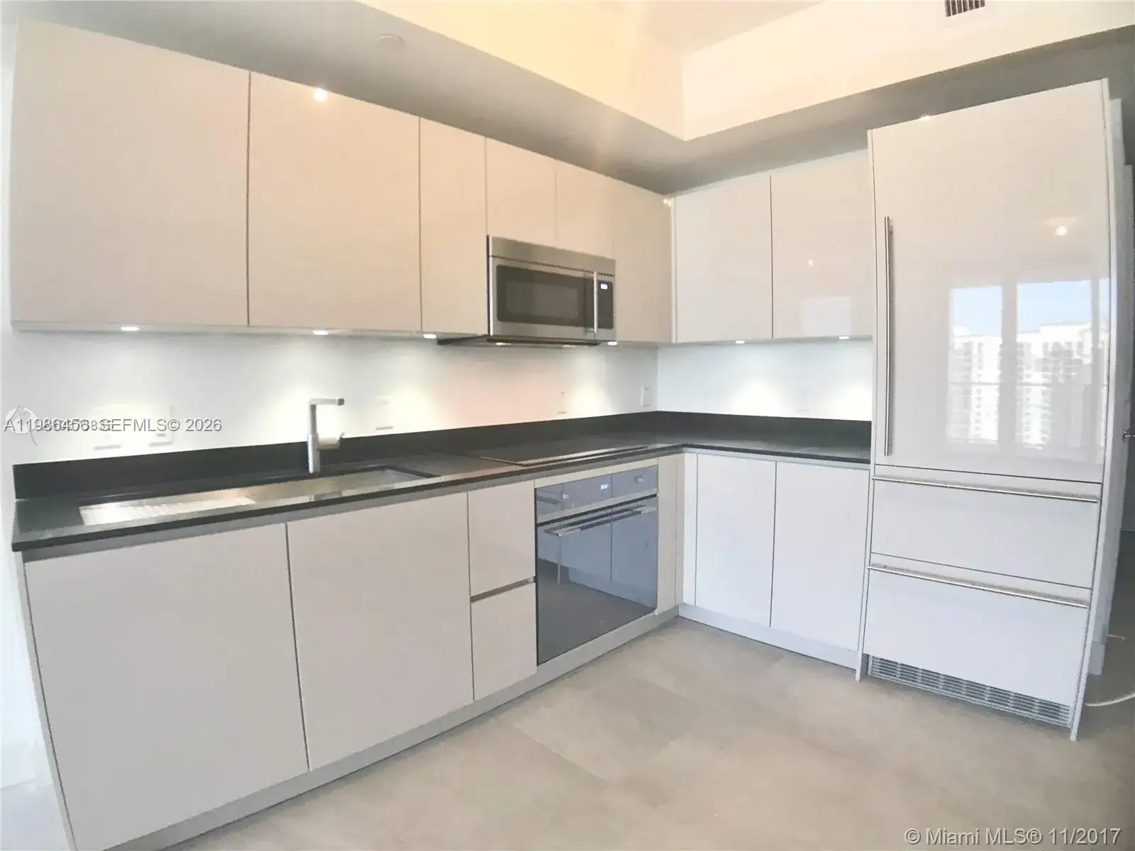 1010 Brickell Ave # 2810, Miami FL 33131 photo 5