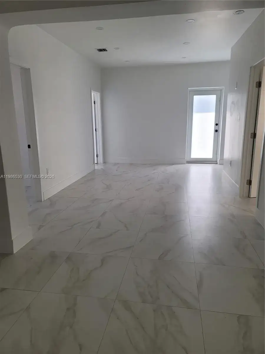 1975 NW 24th Ct, Miami FL 33125 photo 2