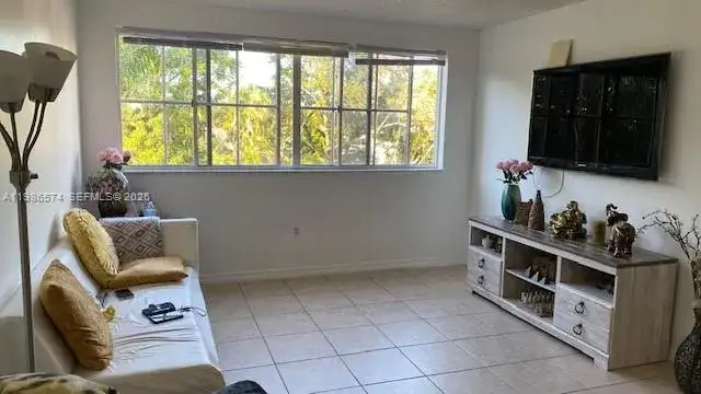 6195 NW 186th St # 309, Hialeah FL 33015 photo 2