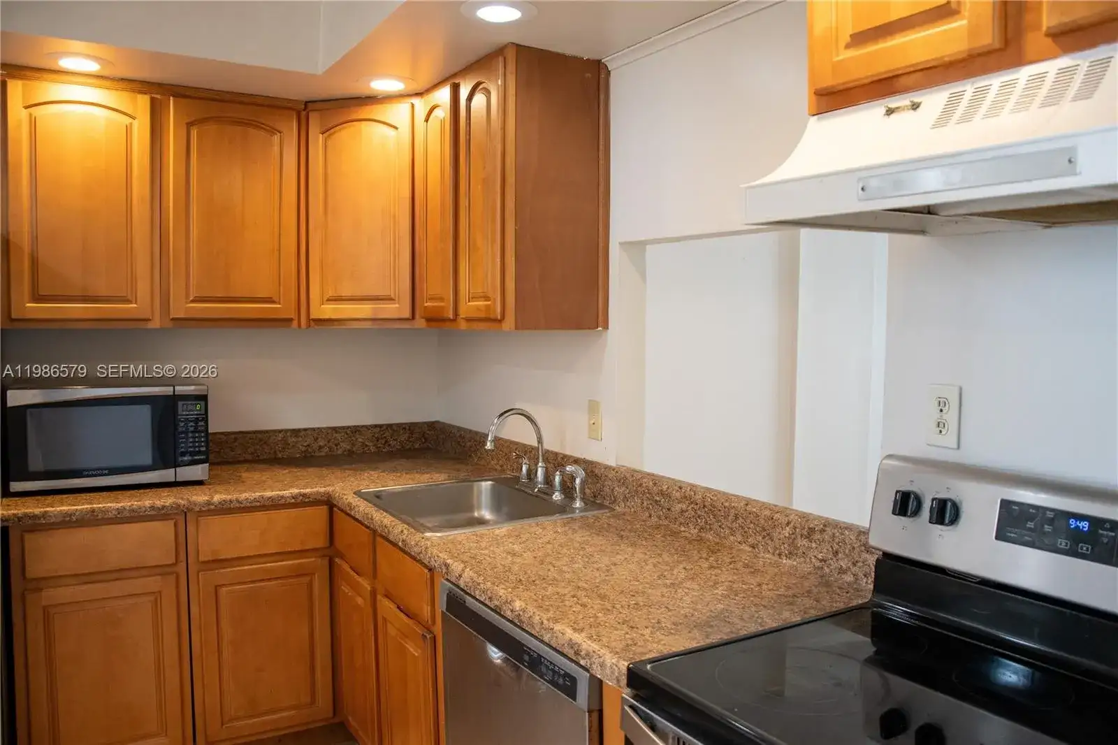 505 E Dania Beach Blvd # 2E, Dania Beach FL 33004 photo 5