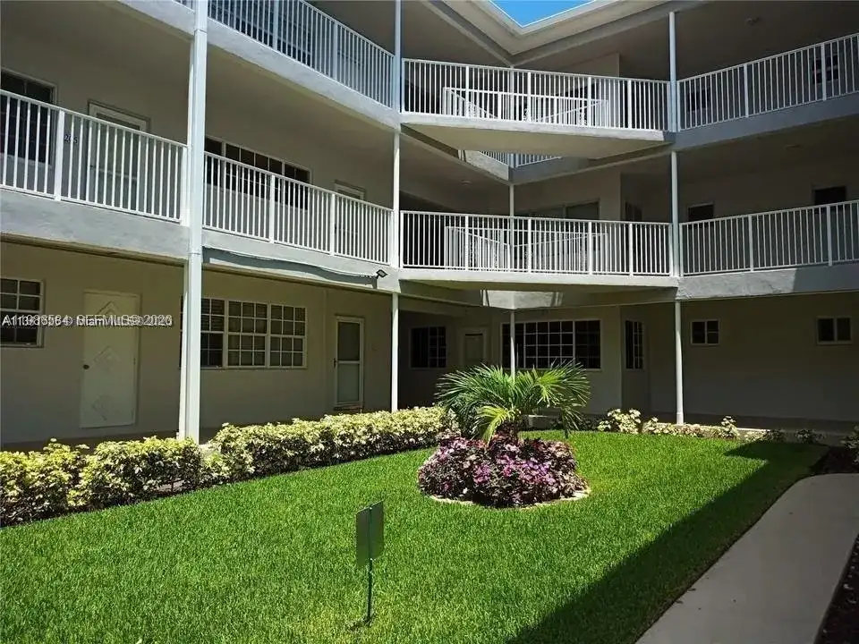 462 Golden Isles Dr # 202, Hallandale Beach FL 33009 photo 4
