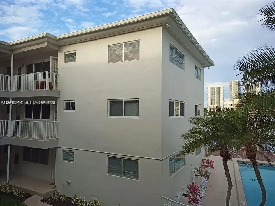 462 Golden Isles Dr # 202, Hallandale Beach FL 33009 photo 5