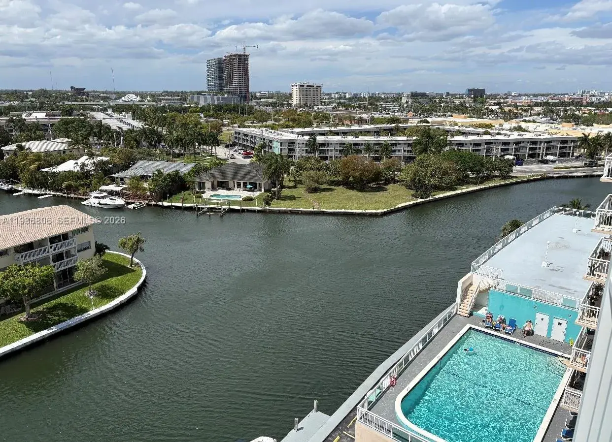 427 Golden Isles Dr # 10D, Hallandale Beach FL 33009