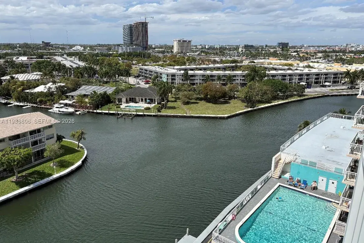 427 Golden Isles Dr # 10D, Hallandale Beach FL 33009
