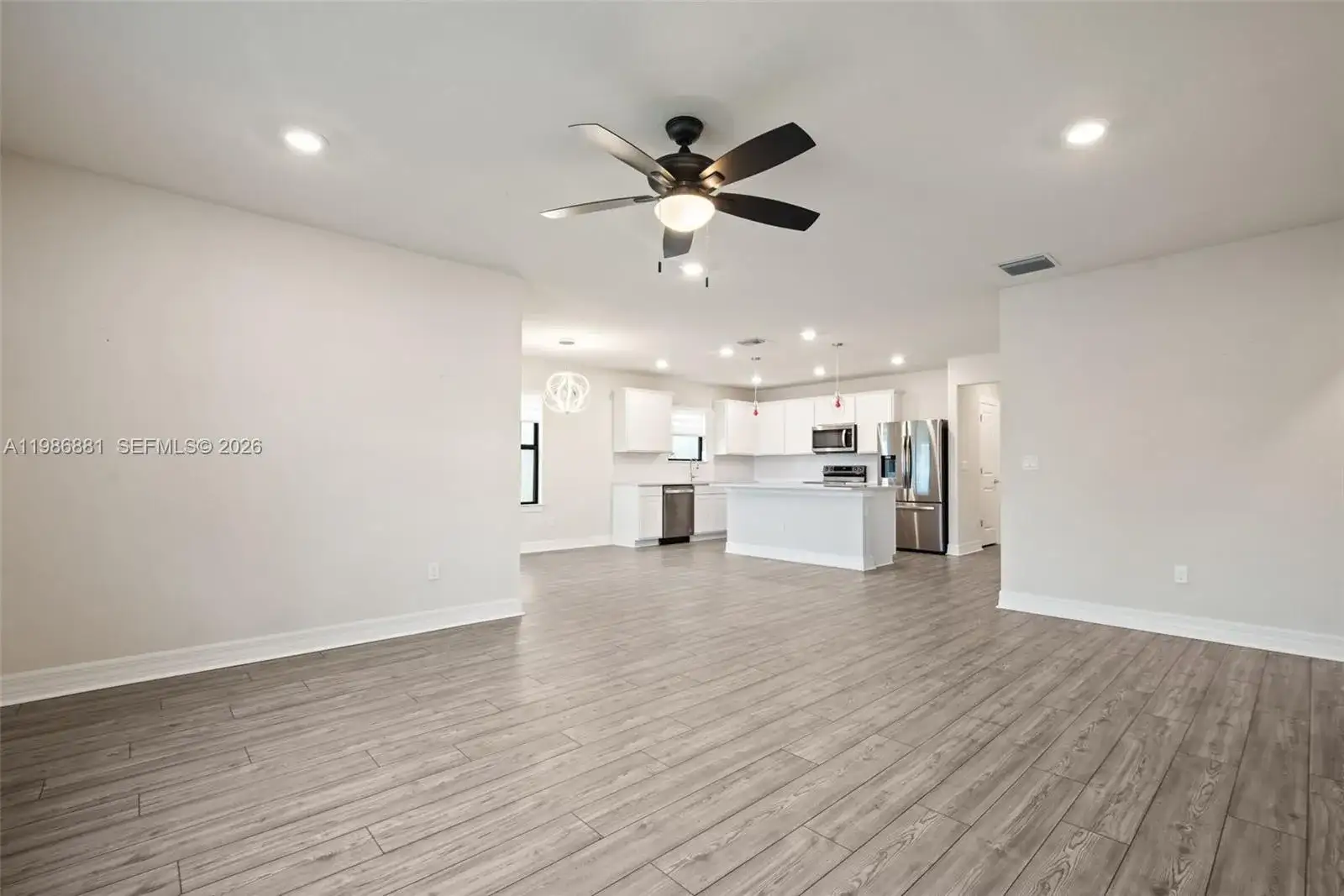 3125 Buttonwood Ct, Lauderdale Lakes FL 33311 photo 4