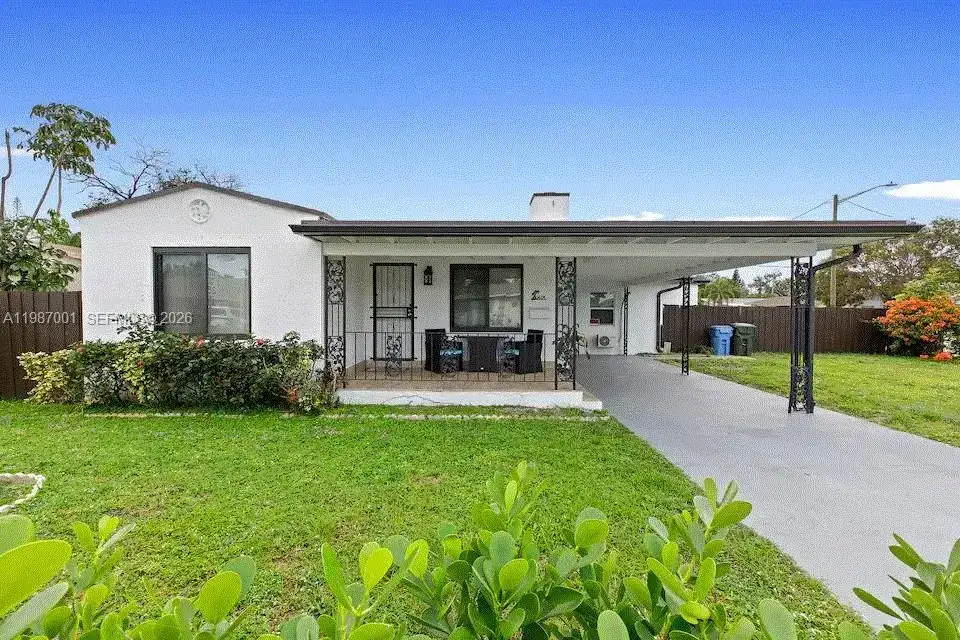 1608 NE 34th St, Oakland Park FL 33334 photo 2