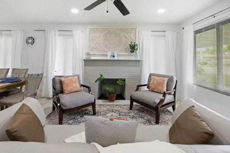 1608 NE 34th St, Oakland Park FL 33334 photo 4