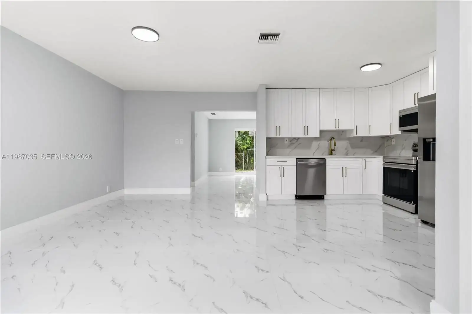 8500 SW 20th St, North Lauderdale FL 33068 photo 4