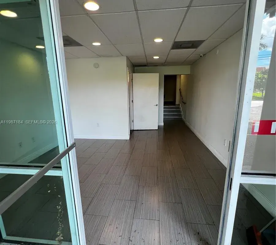8221 NW 30th Ter, Doral FL 33198