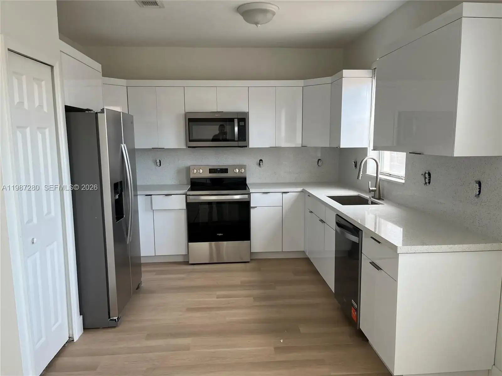 27501 SW 138th Ave, Homestead FL 33032 photo 2