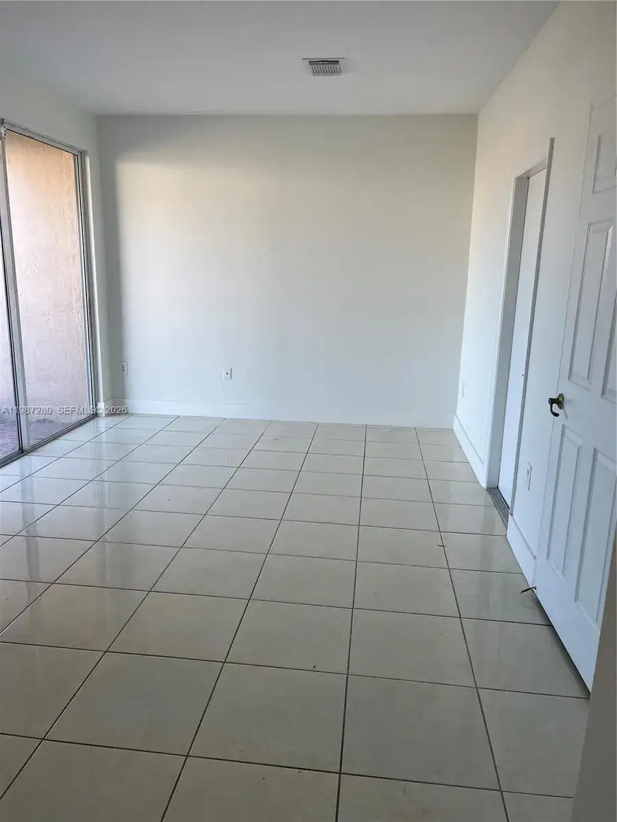 27501 SW 138th Ave, Homestead FL 33032 photo 3