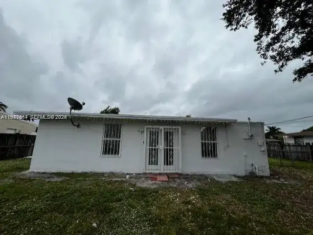 3811 SW 31st Ct, West Park FL 33023 photo 2