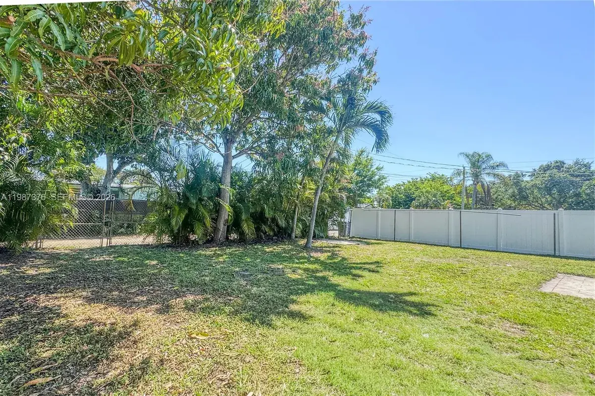 1911 N 44th Ave, Hollywood FL 33021