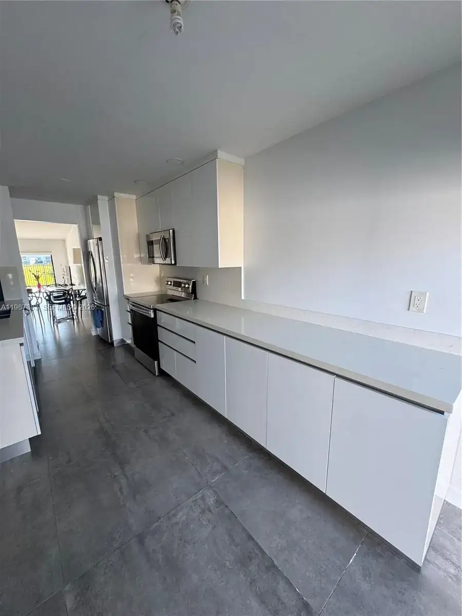 534 NE 195th St, Miami FL 33179 photo 5