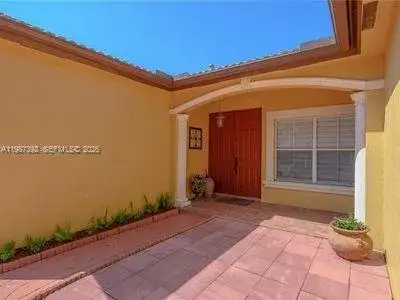 16834 NW 89th Ct, Miami Lakes FL 33018 photo 2
