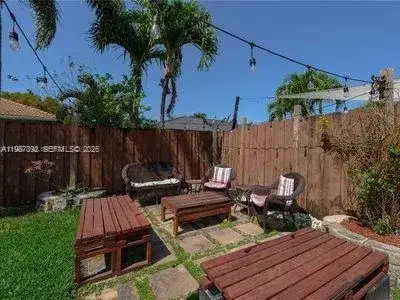 16834 NW 89th Ct, Miami Lakes FL 33018 photo 4