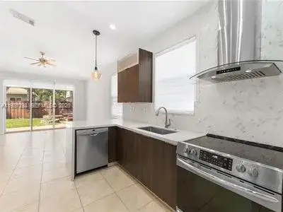 16834 NW 89th Ct, Miami Lakes FL 33018 photo 5