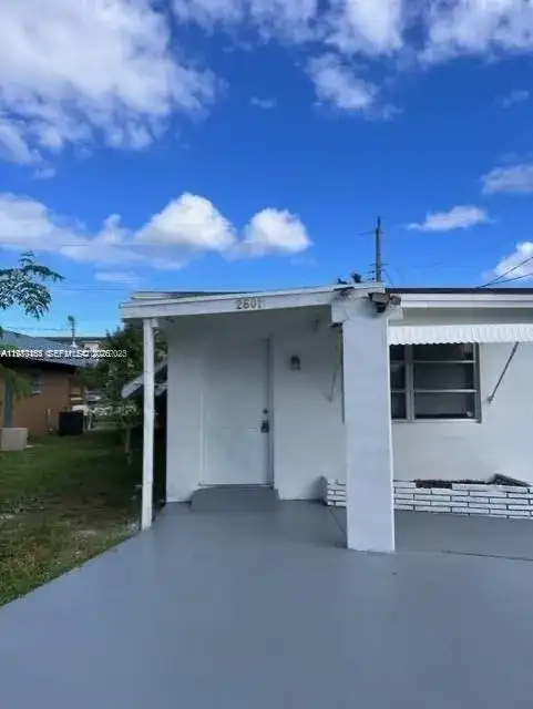 2601 SW 5th St, Fort Lauderdale FL 33312 photo 2