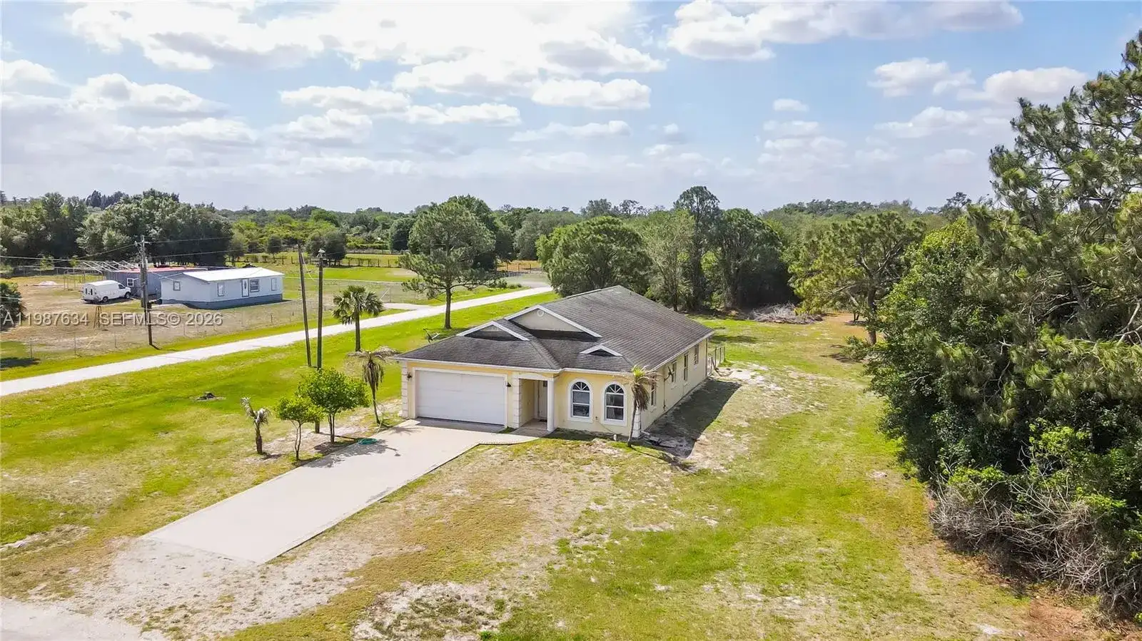 166 Pine Cone Ave, Clewiston FL 33440 photo 4