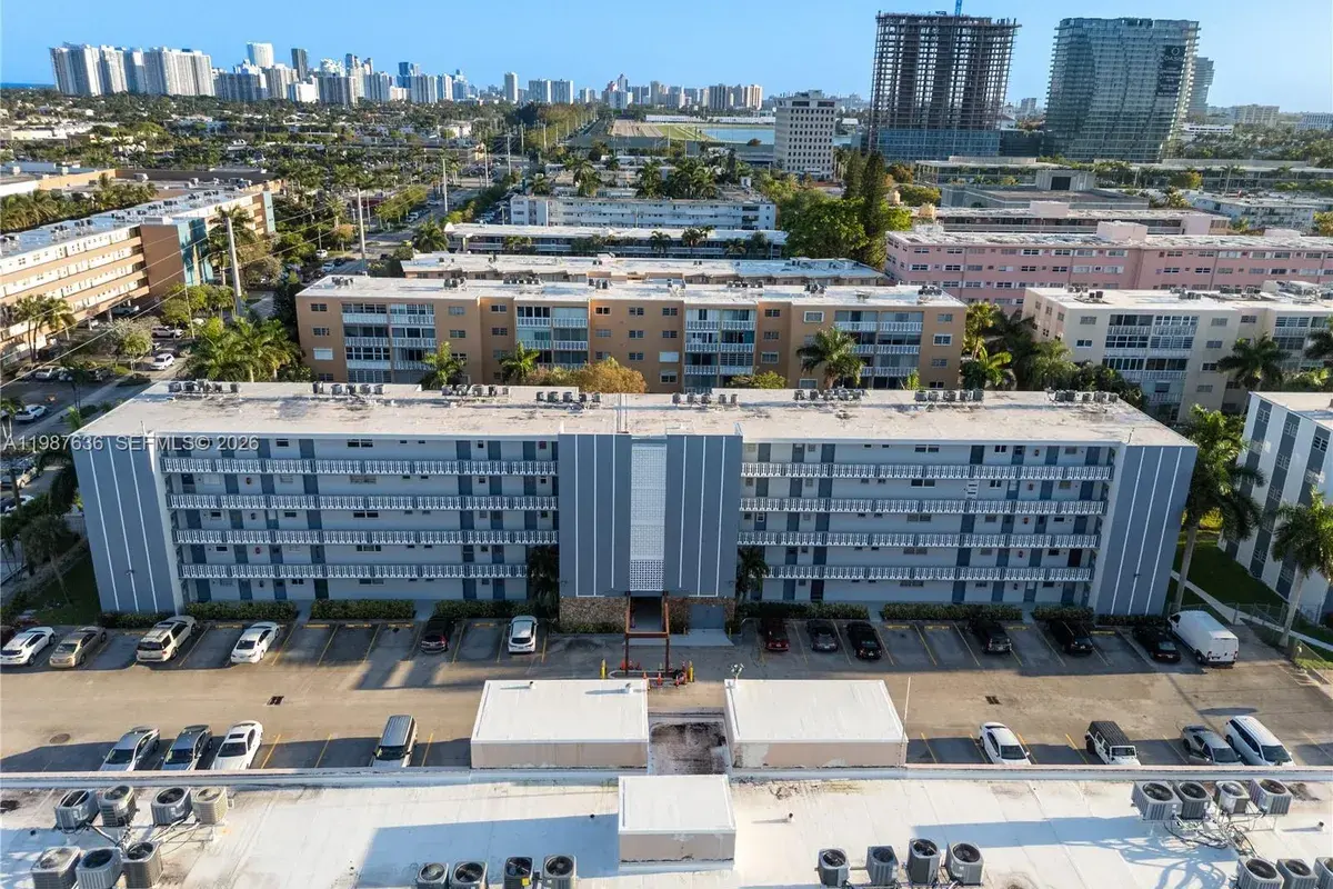 233 NE 14th Ave # 406, Hallandale Beach FL 33009