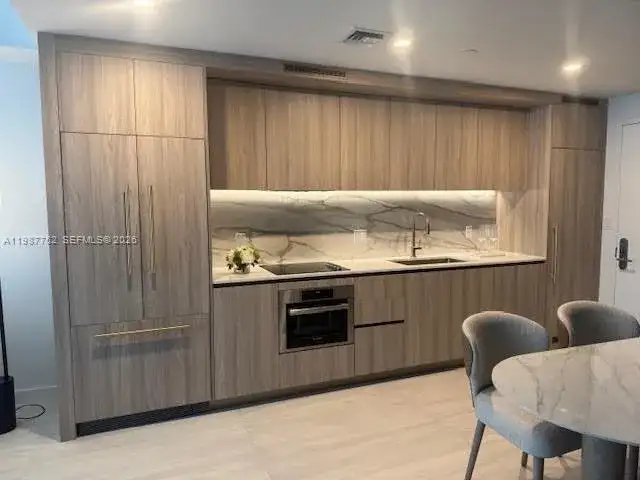 77 SE 5th St # 2708, Miami FL 33131 photo 2