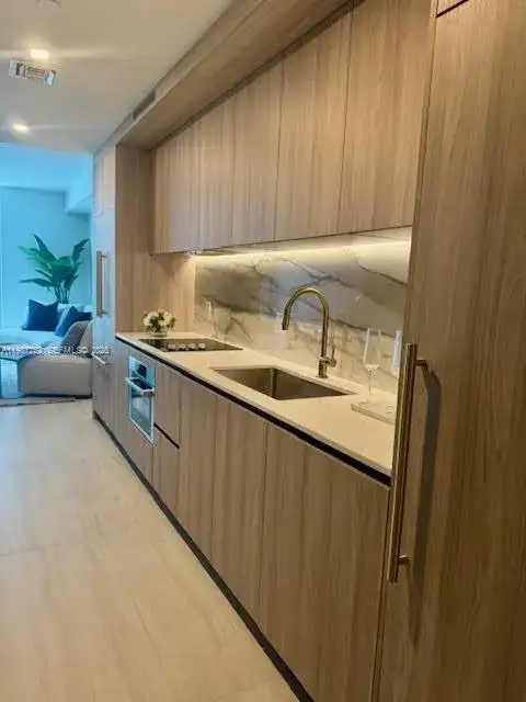 77 SE 5th St # 2708, Miami FL 33131 photo 3