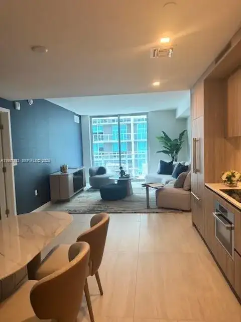 77 SE 5th St # 2708, Miami FL 33131 photo 4