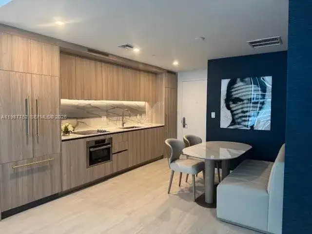 77 SE 5th St # 2708, Miami FL 33131 photo 5