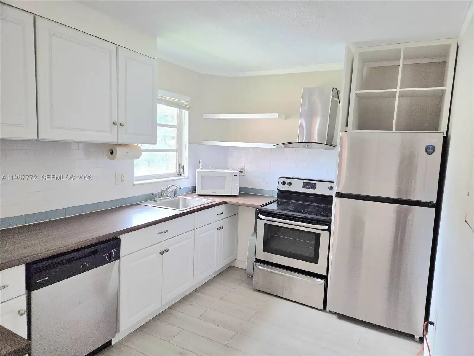 1700 NE 191st St # 100, Miami FL 33179 photo 3