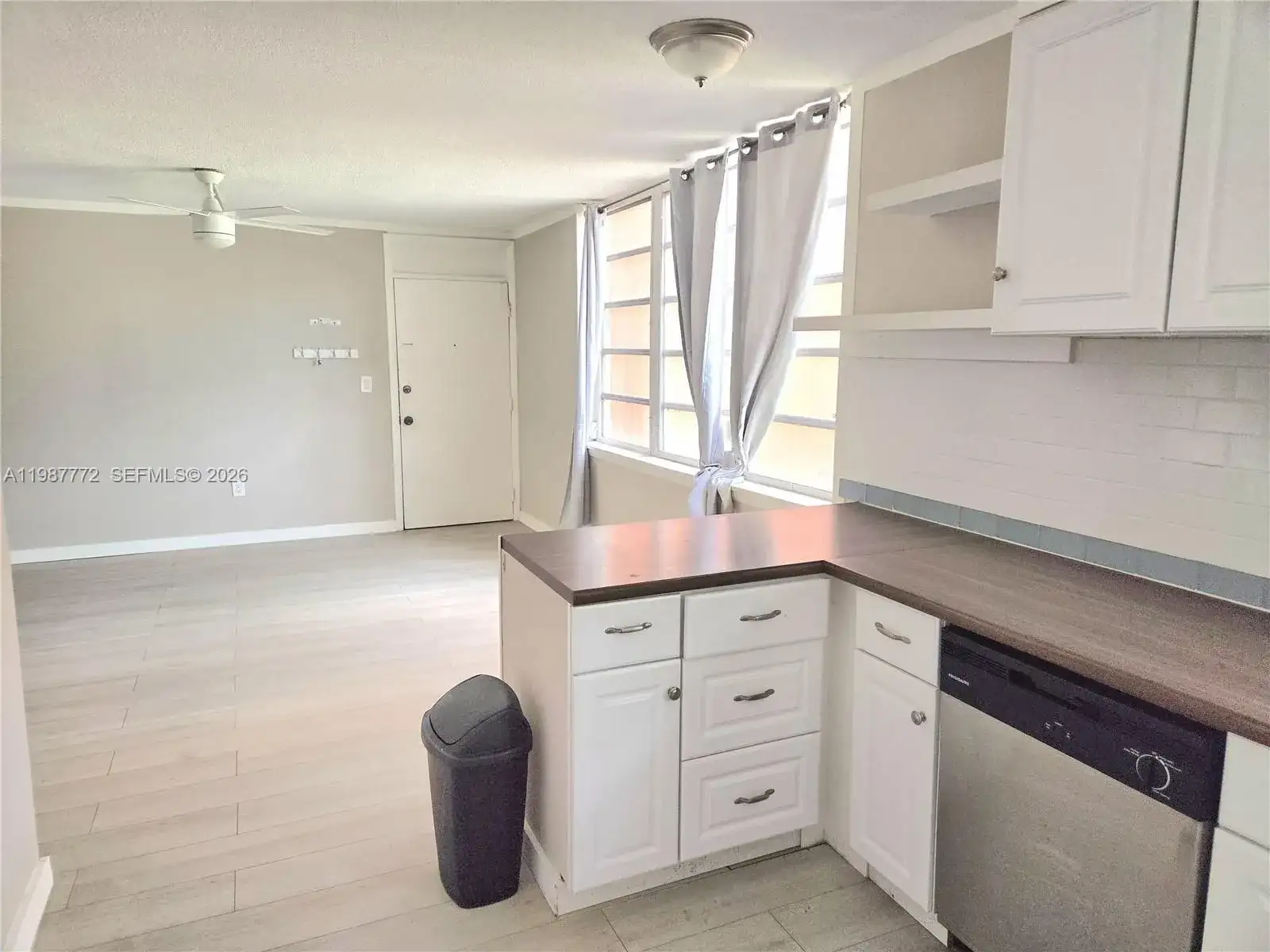1700 NE 191st St # 100, Miami FL 33179 photo 4
